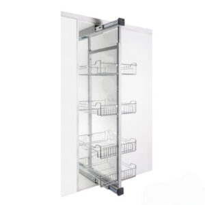 سبد سوپری وسط ایستاده آیتین